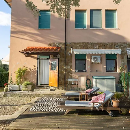 Apartment La Casetta Immersa Nel By Interhome *